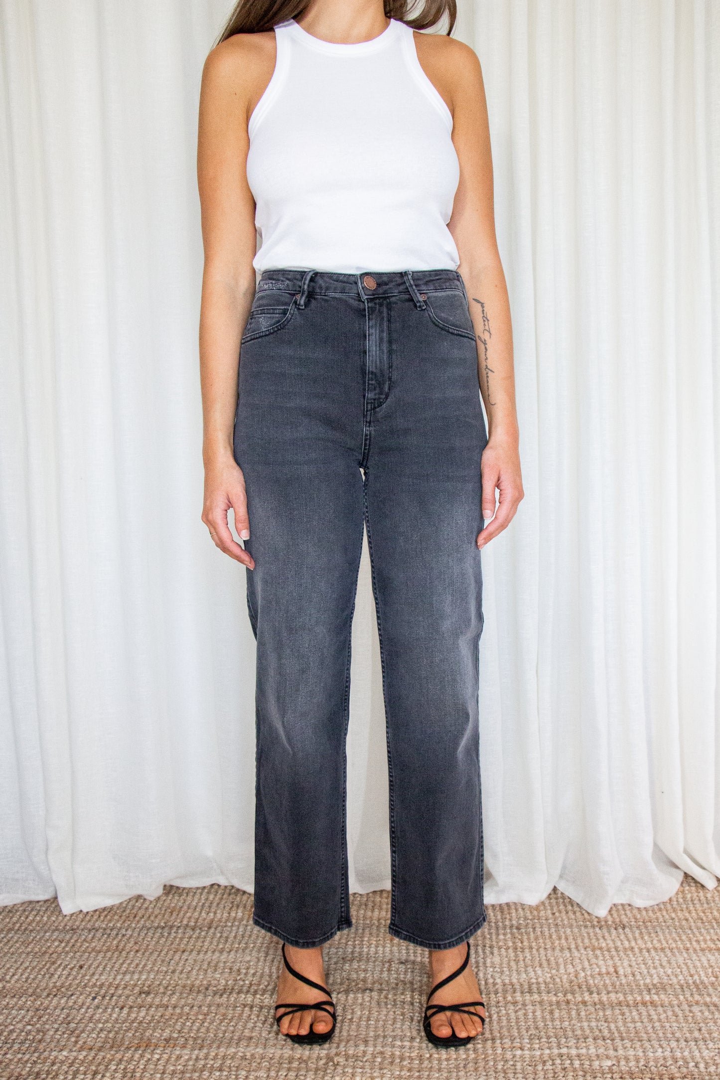 RAVEN - High Waisted Straight Leg Jeans